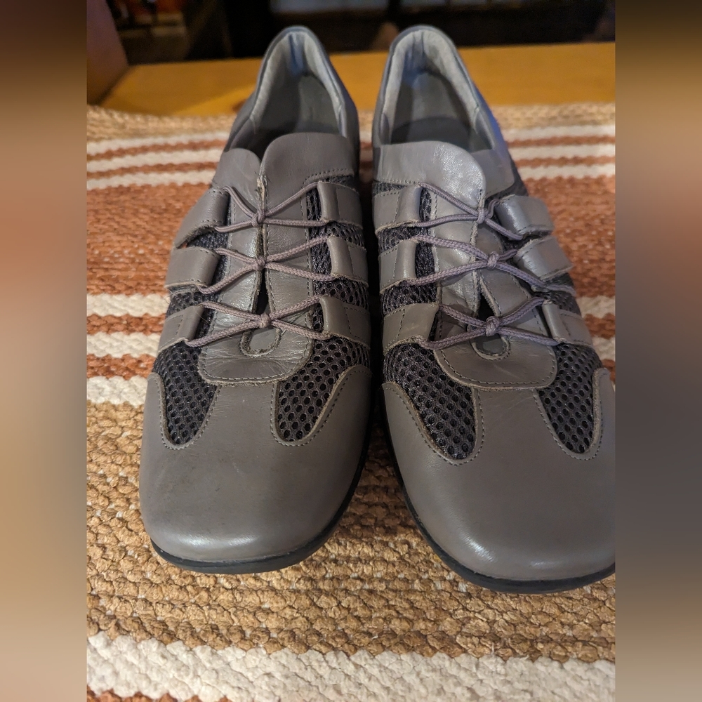 Walking Cradles Womens Audio Black Mesh Walking Shoes
